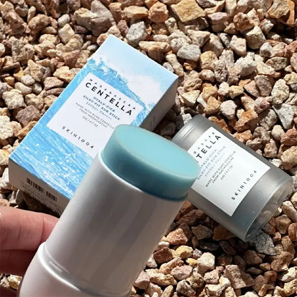 ضد آفتاب استیکی سنتلا اسکین 